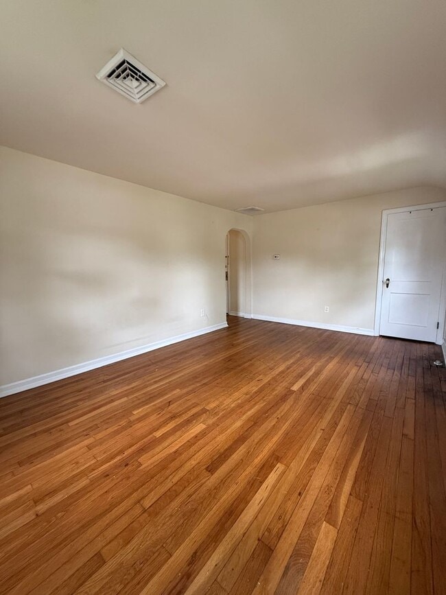 Photo - 1 bedroom | 1 bath - Oaklyn, NJ - Nice Quiet Neighborhood Unidad 212 2A