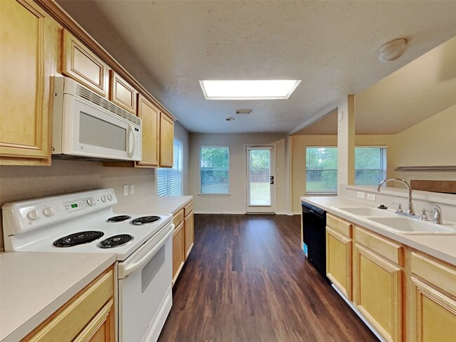 Photo - 7015 Atasca Creek Dr