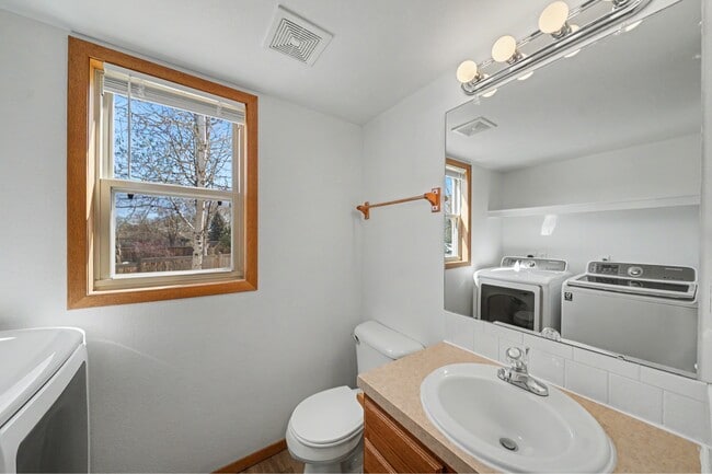 Photo - 2348 Forsythia Ct