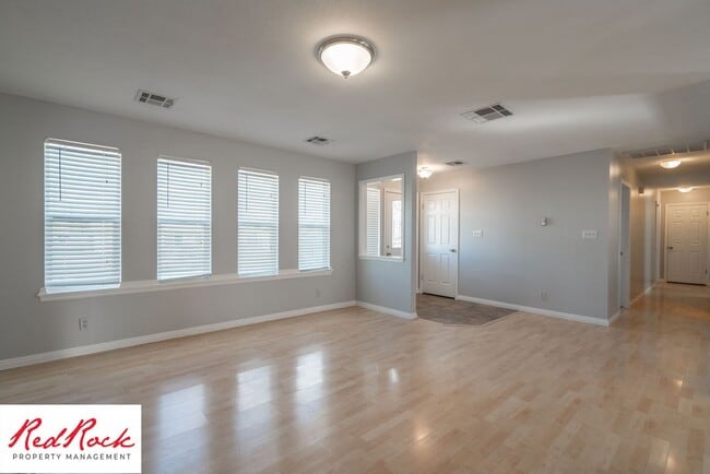 Photo - Bright & Spacious 3 Bedroom Home in Washington