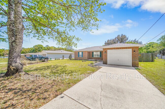 Photo - 5899 Gillum Rd