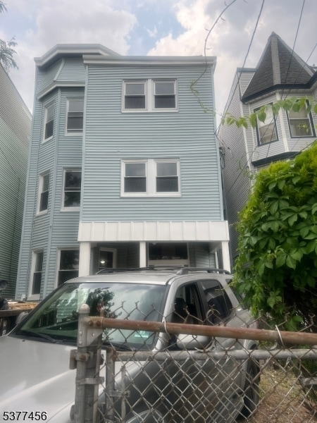 Building Photo - 146 Johnson Ave Rental