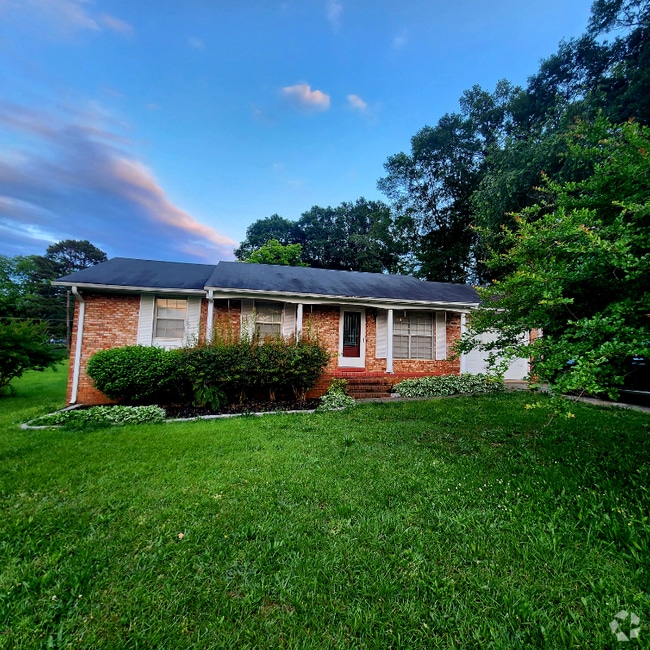 Building Photo - 203 Fleming Dr Rental