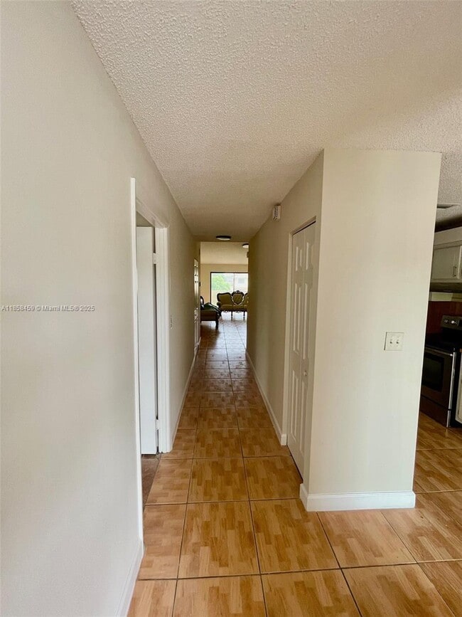 Photo - 500 NW 210th St Unidad 200