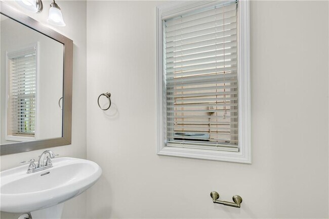 Photo - 4920 Breezewood Cir