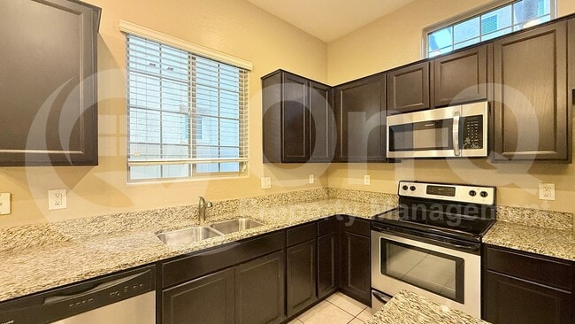 Photo - 1367 S Country Club Dr