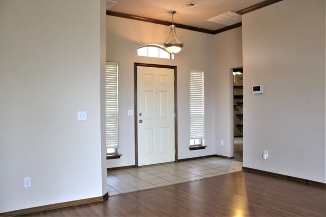 Photo - Very Nice Home In Highly Desired Area In M...