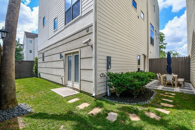 Photo - 1204 Fowler St