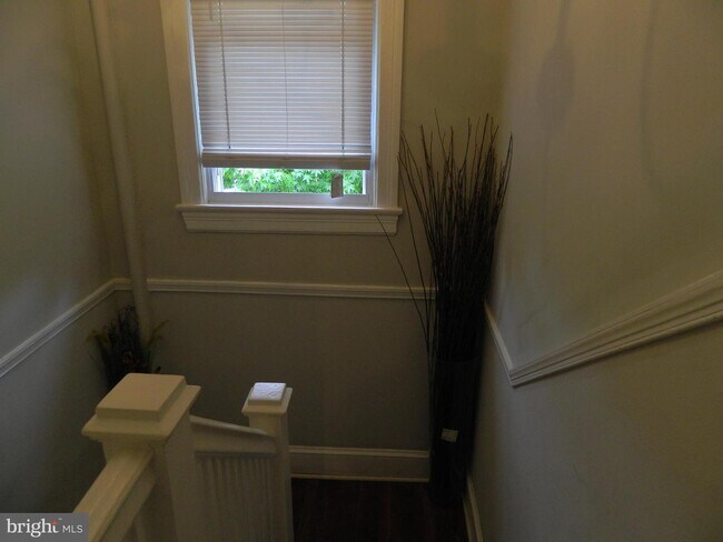 Photo - 1100 4th St NE