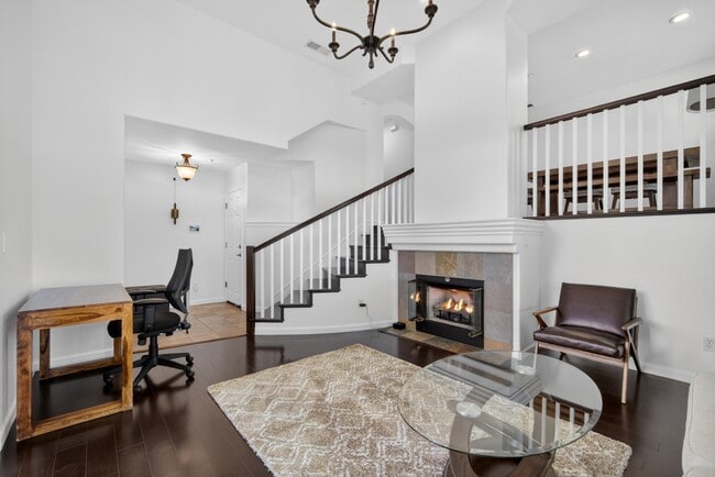 Photo - 938 Visconti Pl