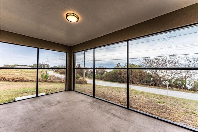 Photo - 812 Marcia Loop