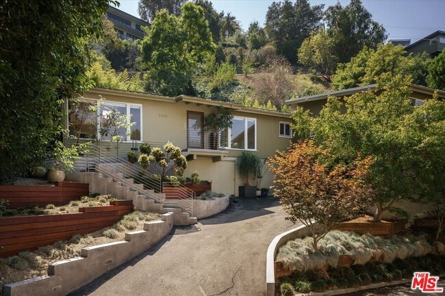 2412 Canyon Oak Dr