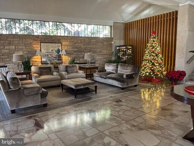 Photo - 1200 N Nash St Unidad 830