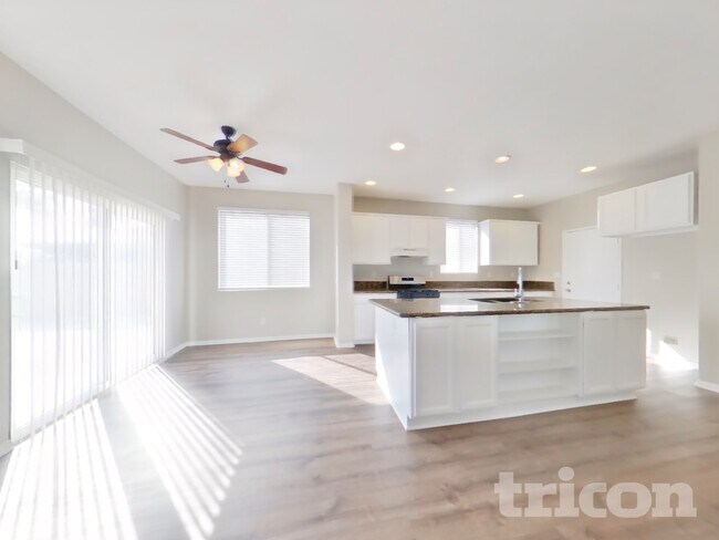 Photo - 1734 W Ave H 1