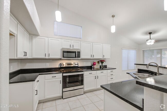 Building Photo - 15025 W Bottle Tree Ave Rental