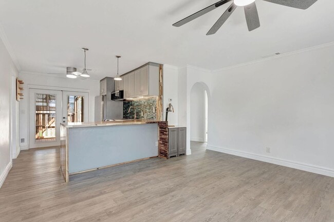 Photo - 1649 NE 31st St