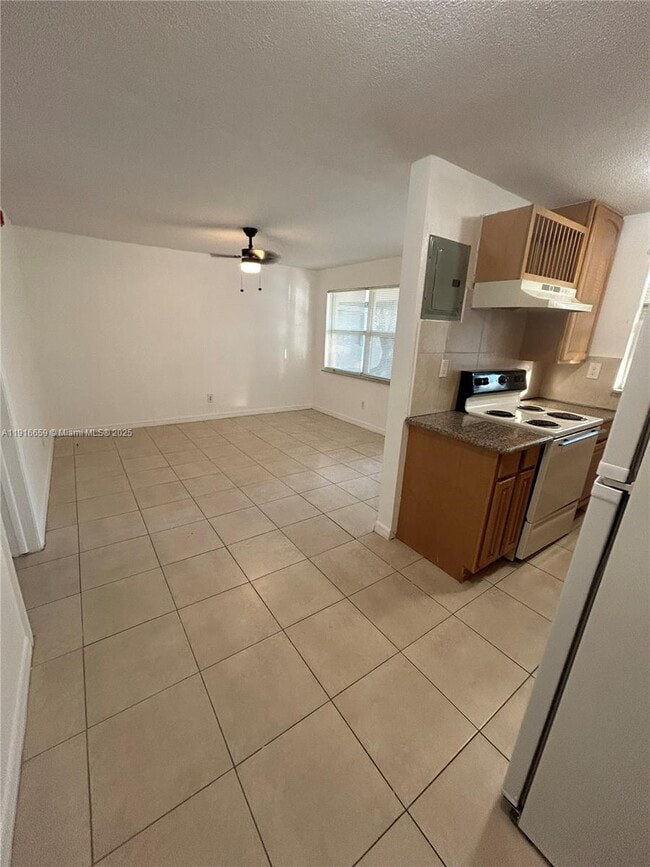 Photo - 1126 SW 15th Terrace Apartamento Unidad 1-8