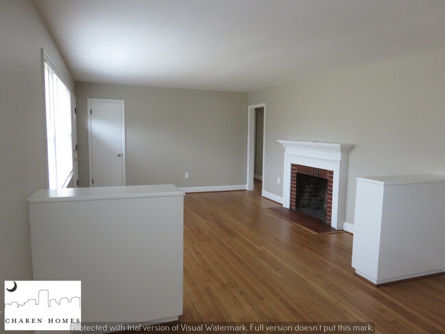 Photo - 1909 S Battery Dr