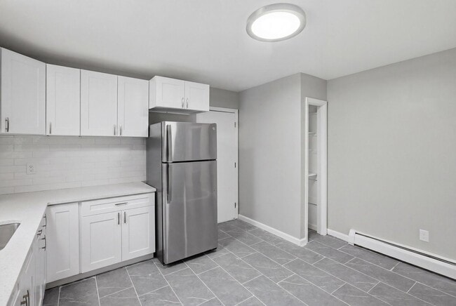 Building Photo - 25 Elizabeth St Unit 2