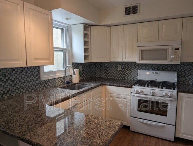 Photo - 706 N Scott St Townhome