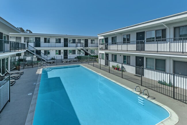 Building Photo - Avaz Pacific Beach