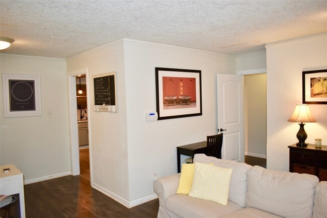 Photo - 4624 Verone St