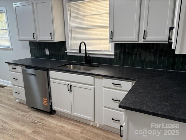 Photo - 1222 Long Shoals Rd