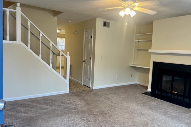 Photo - 506 Cobblestone Dr