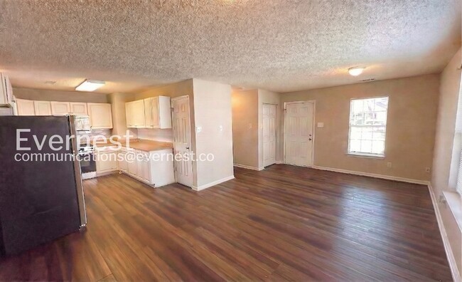 Photo - 3002 Sonya Dr NW