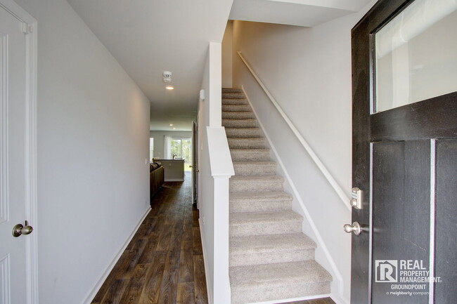 Photo - 174 Haventree Ct