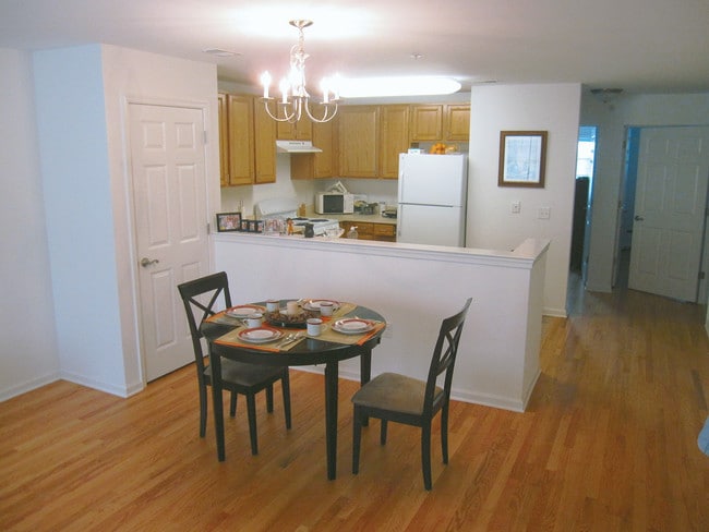 Photo - Whitney Crescent Apartments