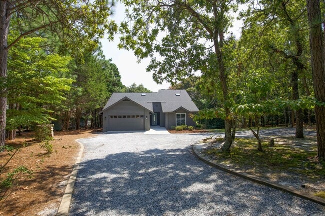 Coming up in September!!!!!Lakefront oasis... - Coming up in September!!!!!Lakefront oasis... House