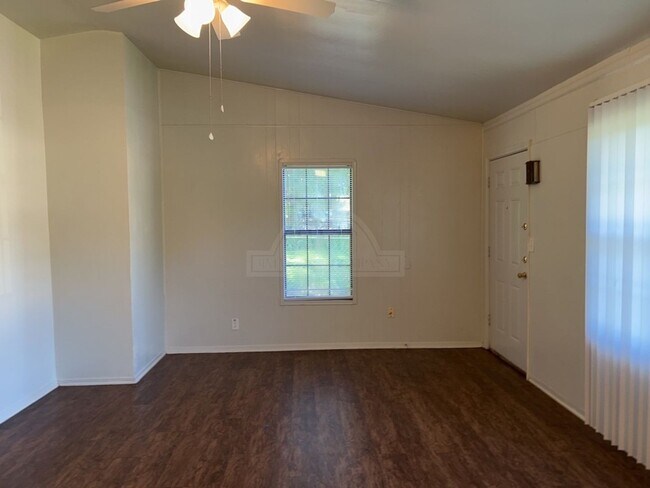 Photo - ***Two-Weeks Free Rent***916 Evergreen, Ki...