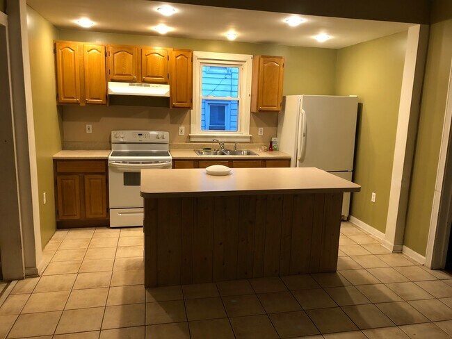 Large eat in kitchen - 366 Main St