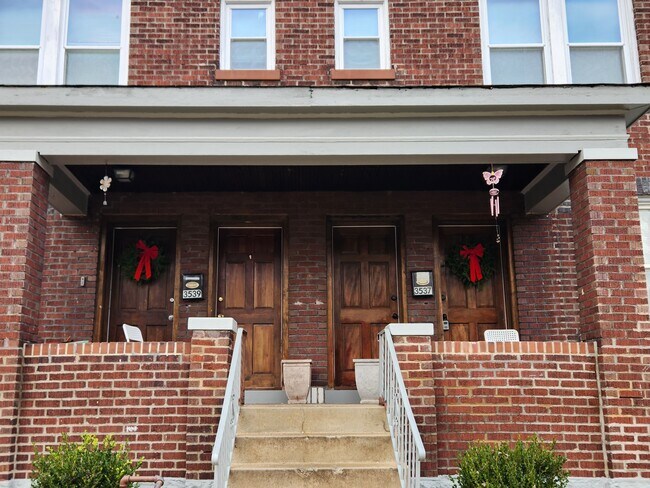 Photo - 3537 Iowa Ave