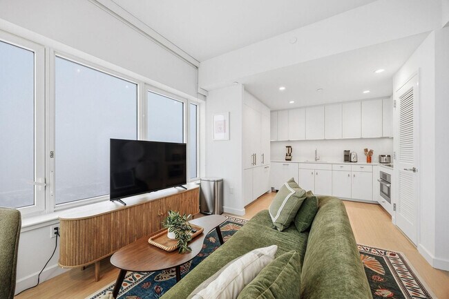 Photo - 16 Dupont St Unit FL40-ID1355921P