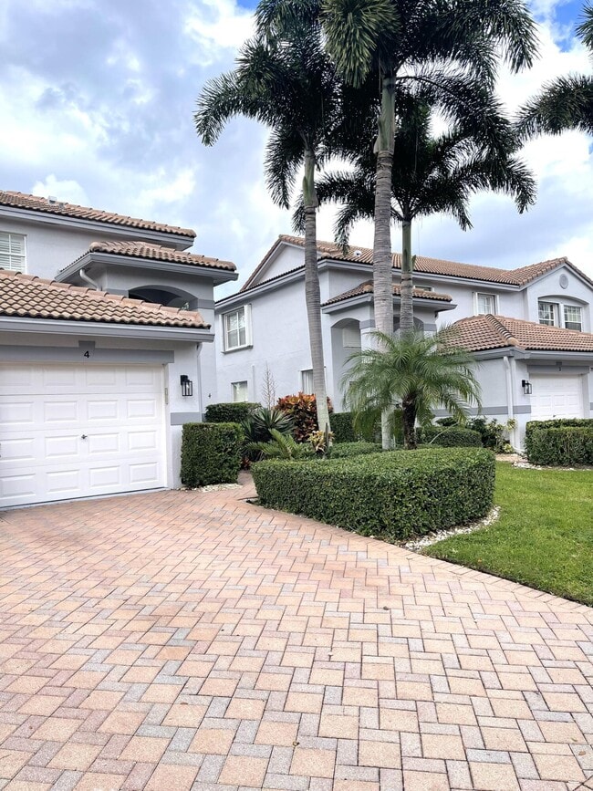 Building Photo - 7936 Laina Ln Unit 4