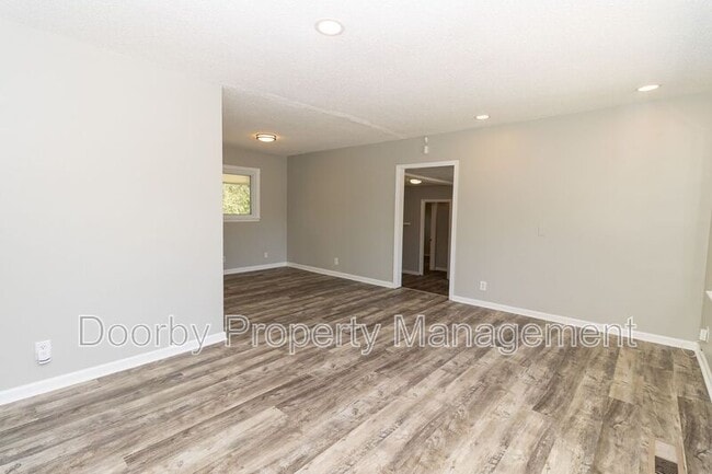 Building Photo - 7707 Canyon Dr