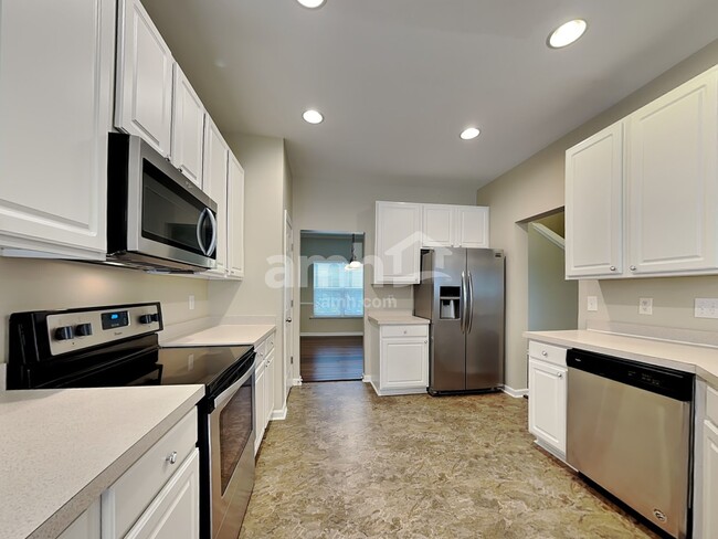 Photo - 635 Chadwyck Dr