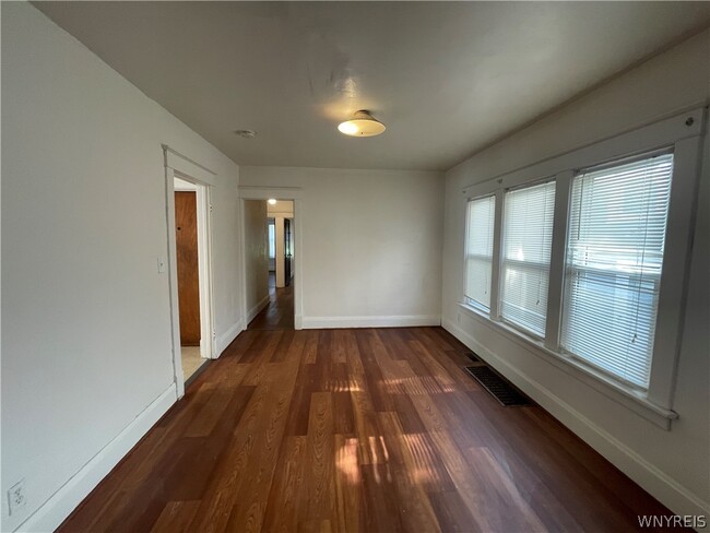 Photo - 422 Moselle St