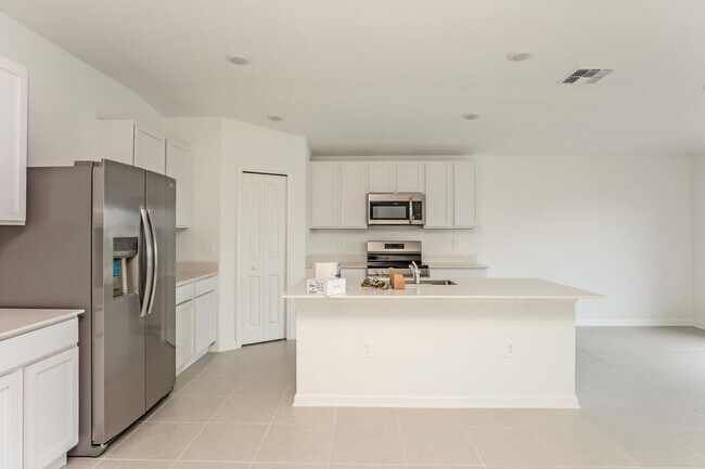 Photo - 1949 Sarah St