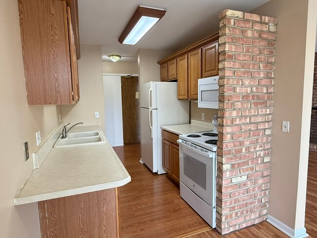 Photo - 5500 Hillcrest Ln