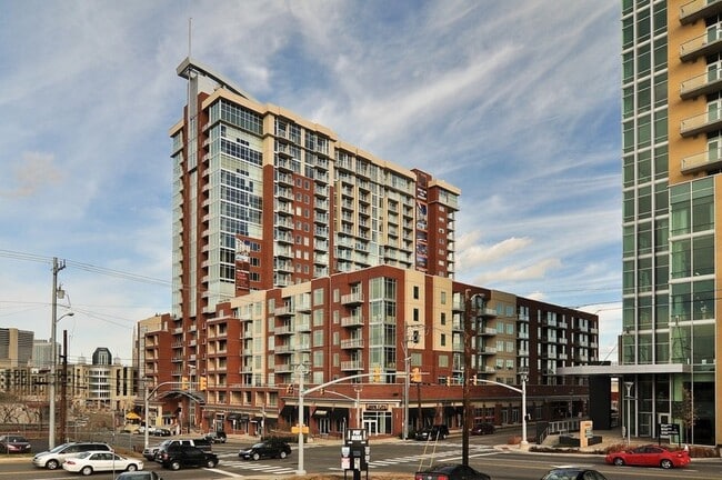 Building Photo - 600 12th Ave S Unit 1913