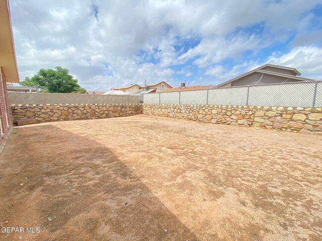 Photo - 3325 Chickasaw Dr