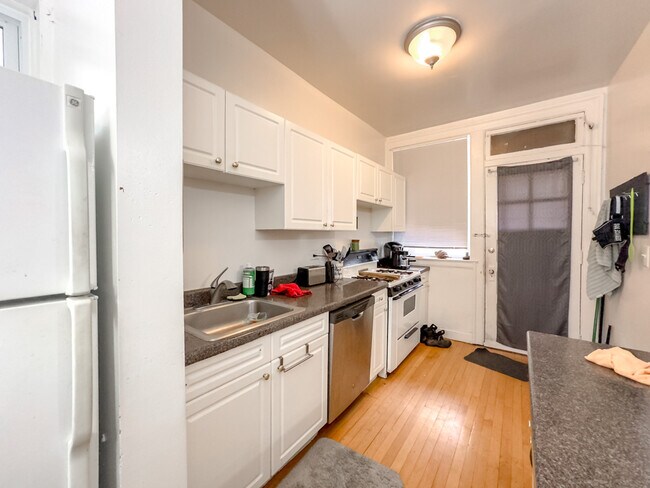 Photo - 935 Judson Ave Unidad J06P