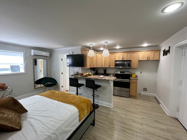 Photo - French Quarter Apartments