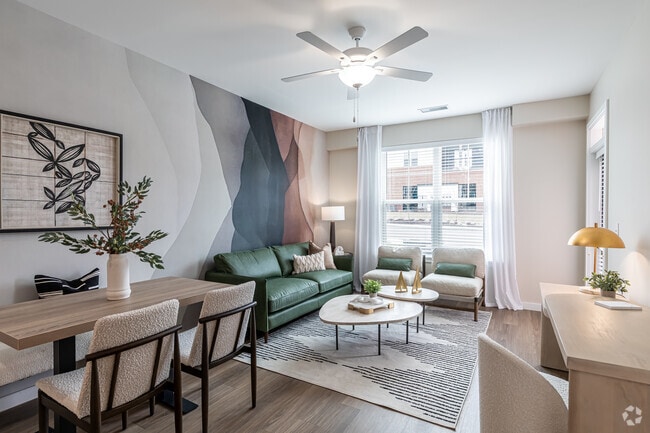 1BR, 1BA - 784SF - Living Room