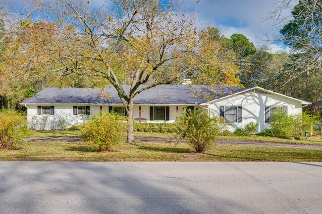 Building Photo - 215 Perryman Rd