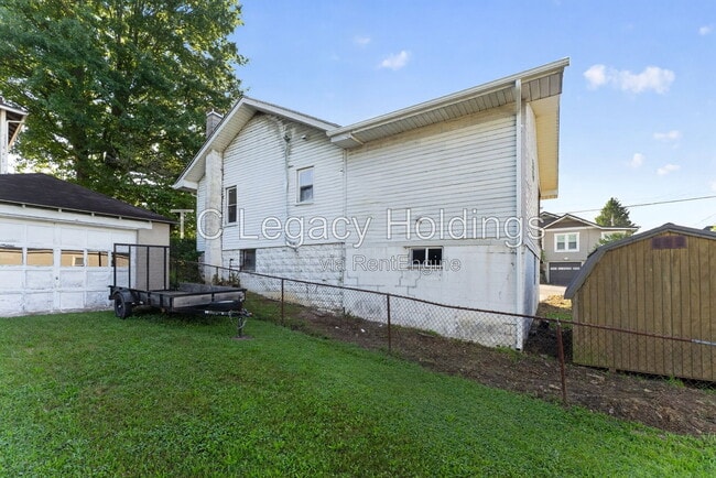 Photo - 200 Reeves Ave