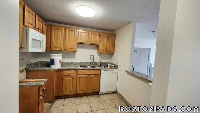 Photo - 245 Main St Unidad 61